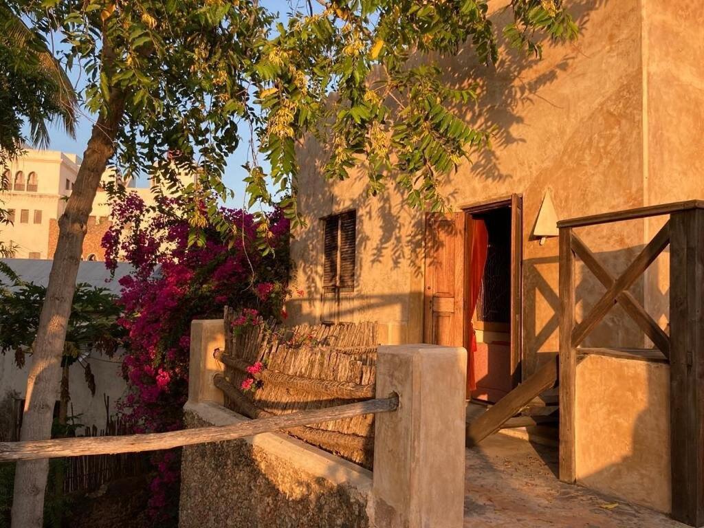 فندق Samaki House لامو المظهر الخارجي الصورة